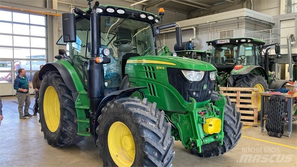 John Deere 6130R Traktoriai