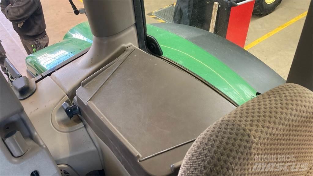 John Deere 6130R Traktoriai