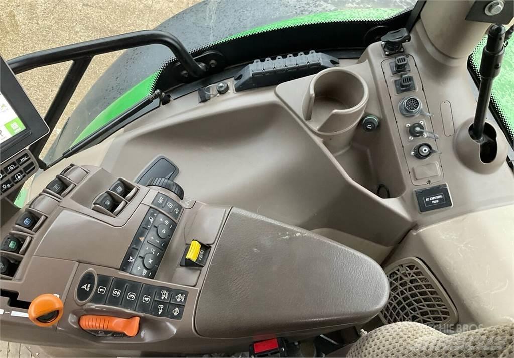 John Deere 6215R Traktoriai
