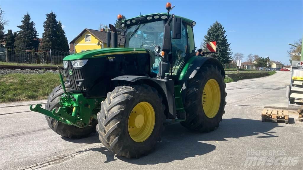 John Deere 6250R Traktoriai