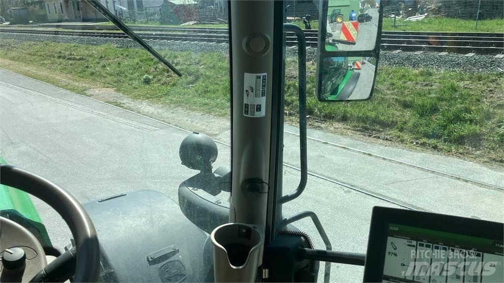 John Deere 6250R Traktoriai