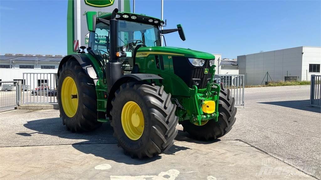 John Deere 6R 215 Traktoriai