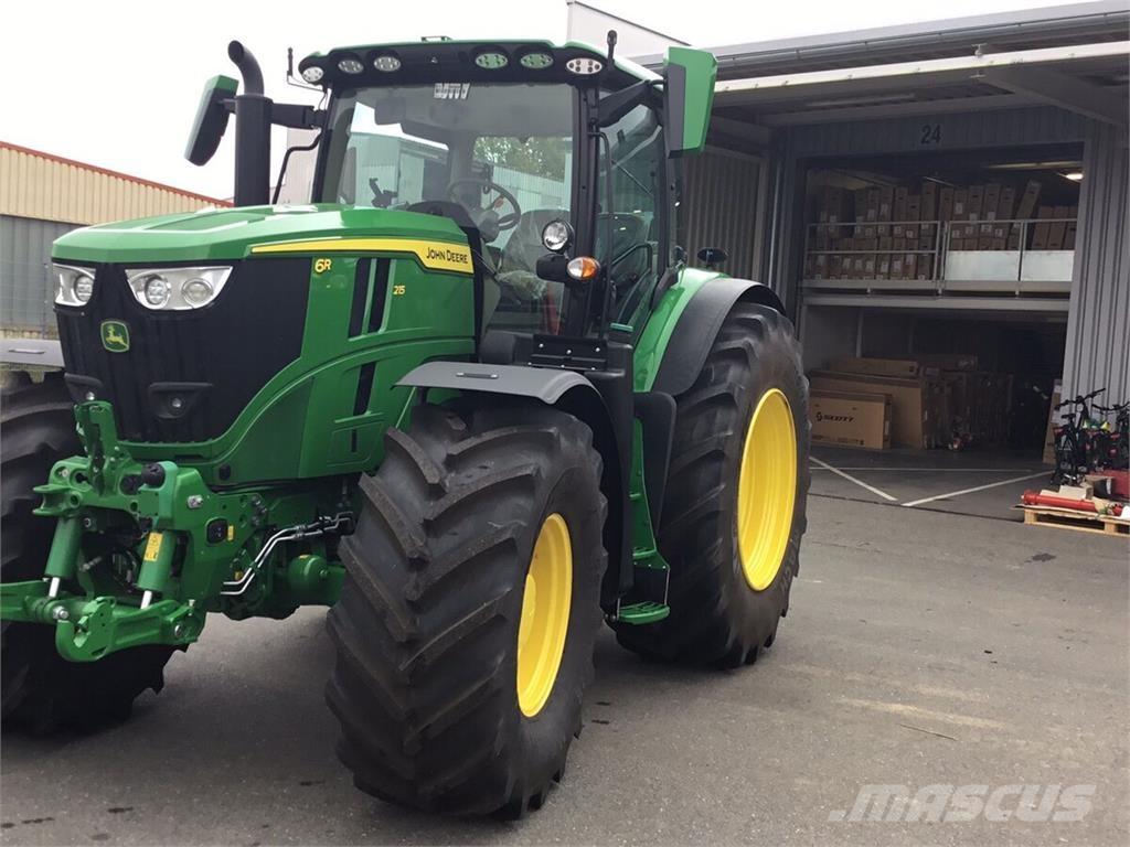 John Deere 6R215 Traktoriai
