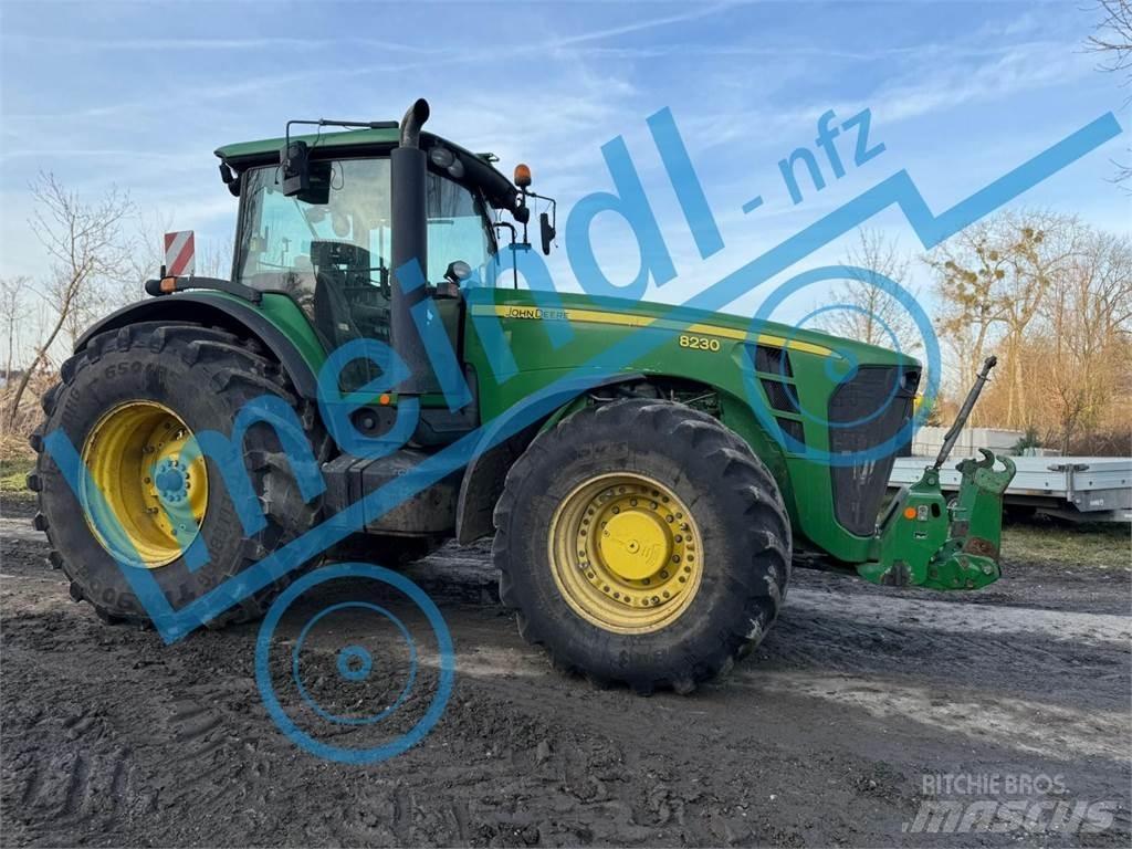 John Deere 8230 Traktoriai