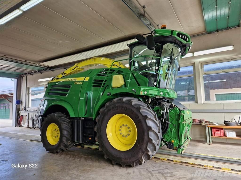 John Deere 8500 Pašarų kombainai
