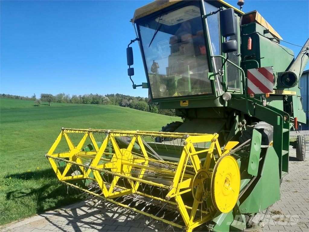 John Deere 950 Derliaus nuėmimo kombainai
