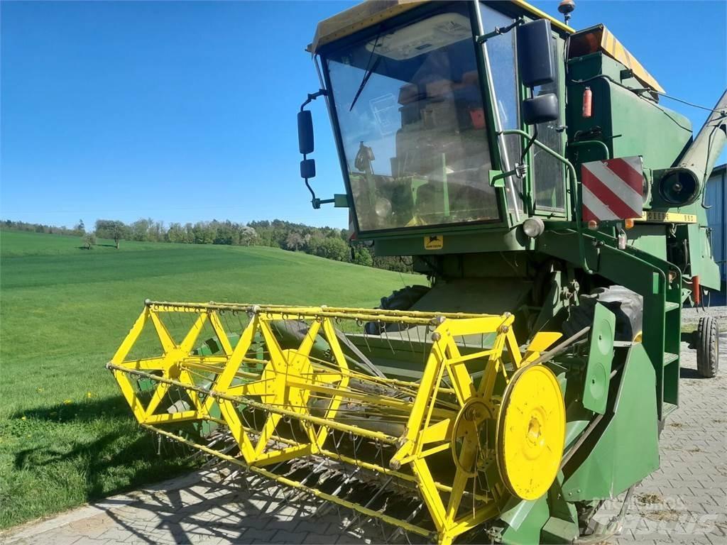 John Deere 950 Derliaus nuėmimo kombainai
