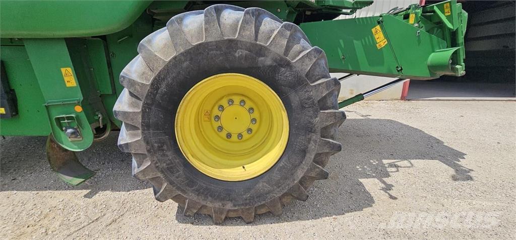 John Deere T550 Derliaus nuėmimo kombainai
