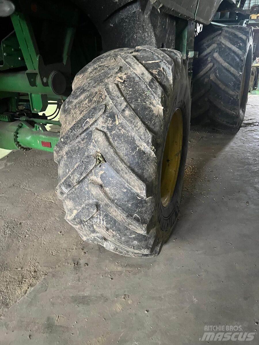 John Deere T670 Derliaus nuėmimo kombainai
