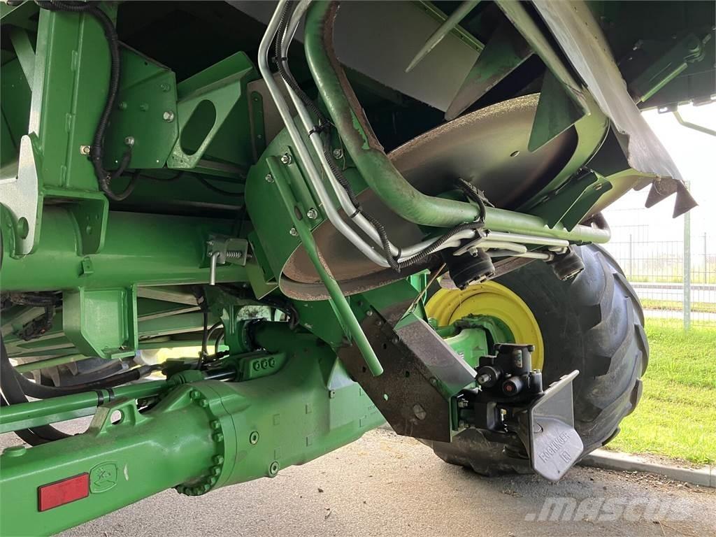 John Deere T670 Derliaus nuėmimo kombainai