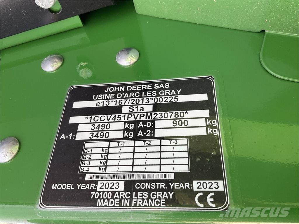 John Deere V451 M Ritinių presai
