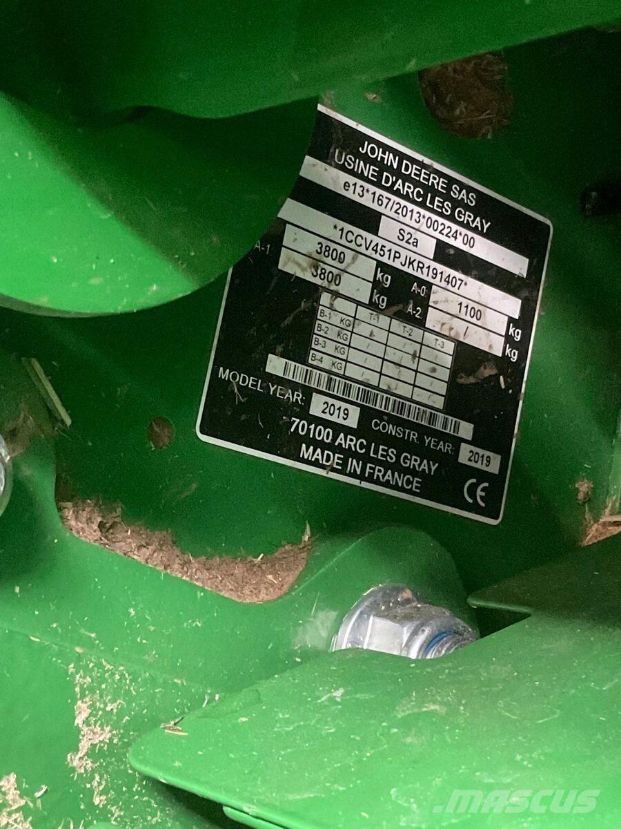 John Deere V451R Ritinių presai