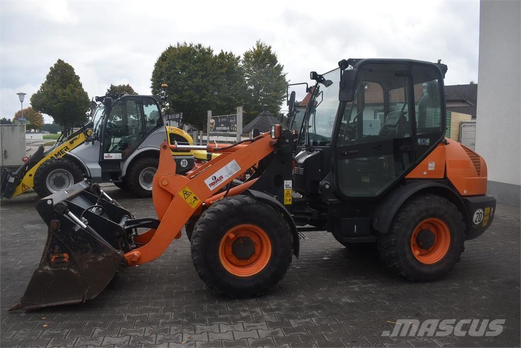 Komatsu WA70-7 Naudoti ratiniai krautuvai