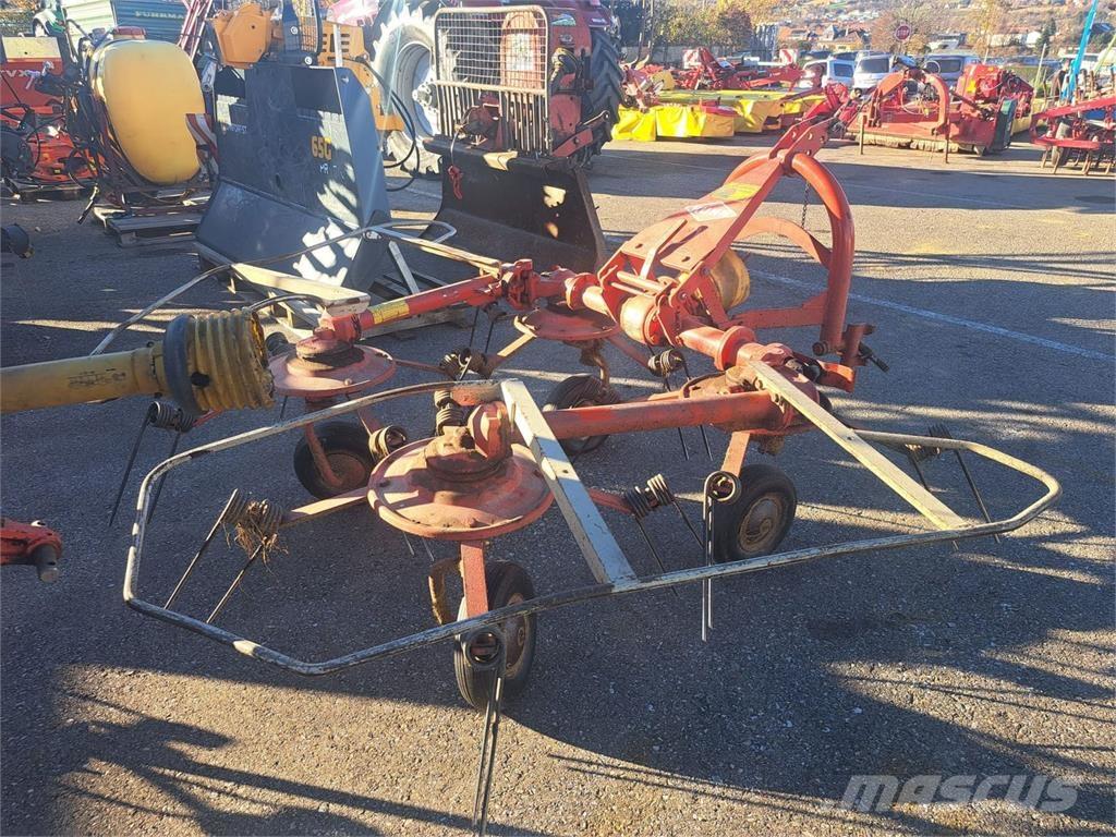 Kuhn 4 Kreisel Šieno grėbliai ir vartytuvai