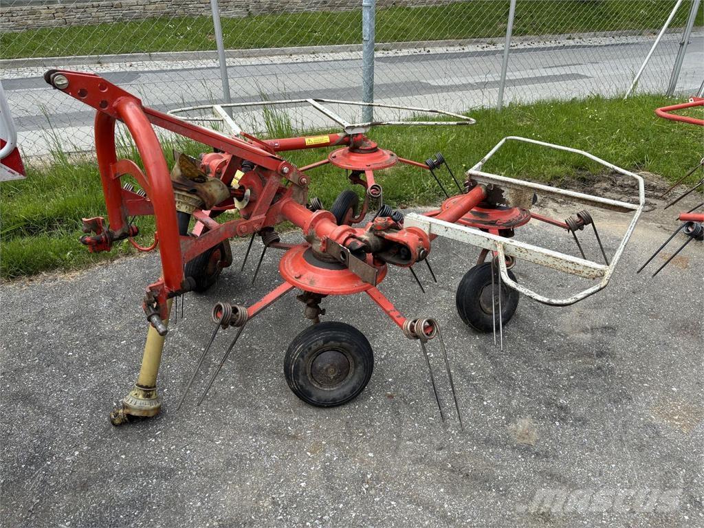 Kuhn GF 440 P Šieno grėbliai ir vartytuvai