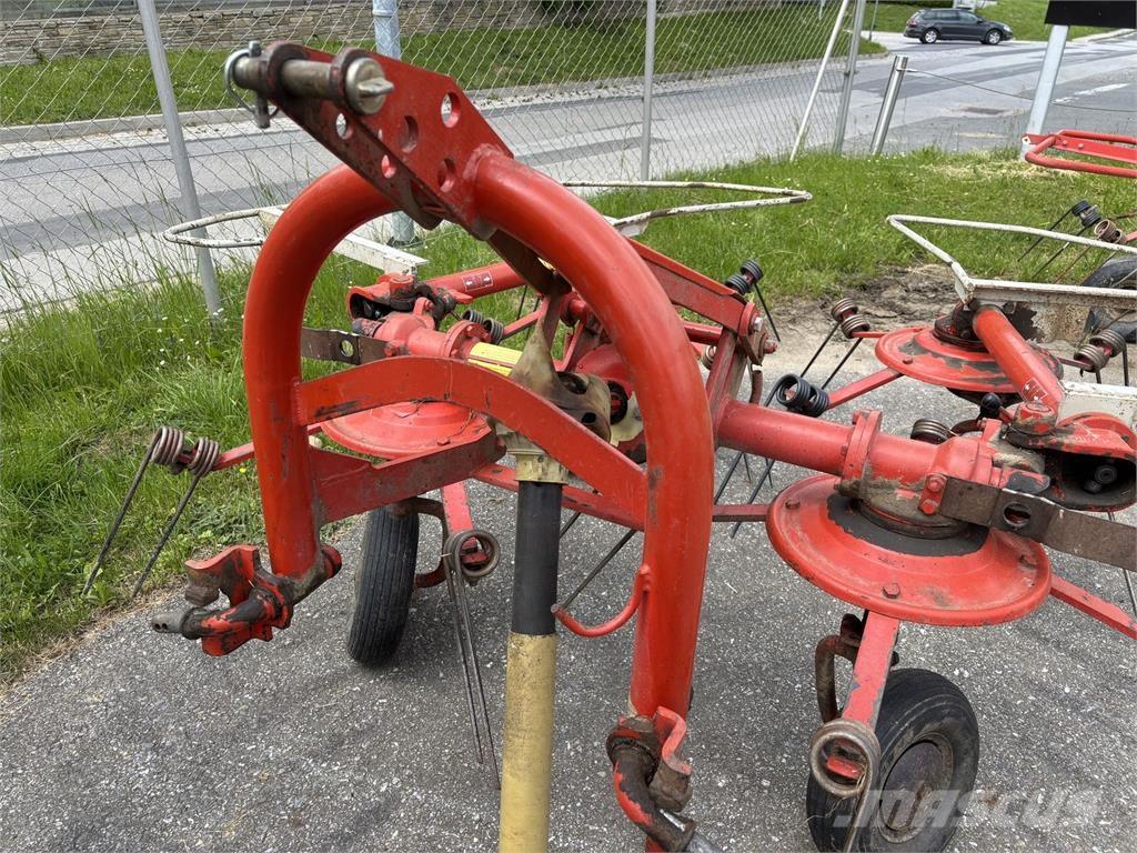 Kuhn GF 440 P Šieno grėbliai ir vartytuvai