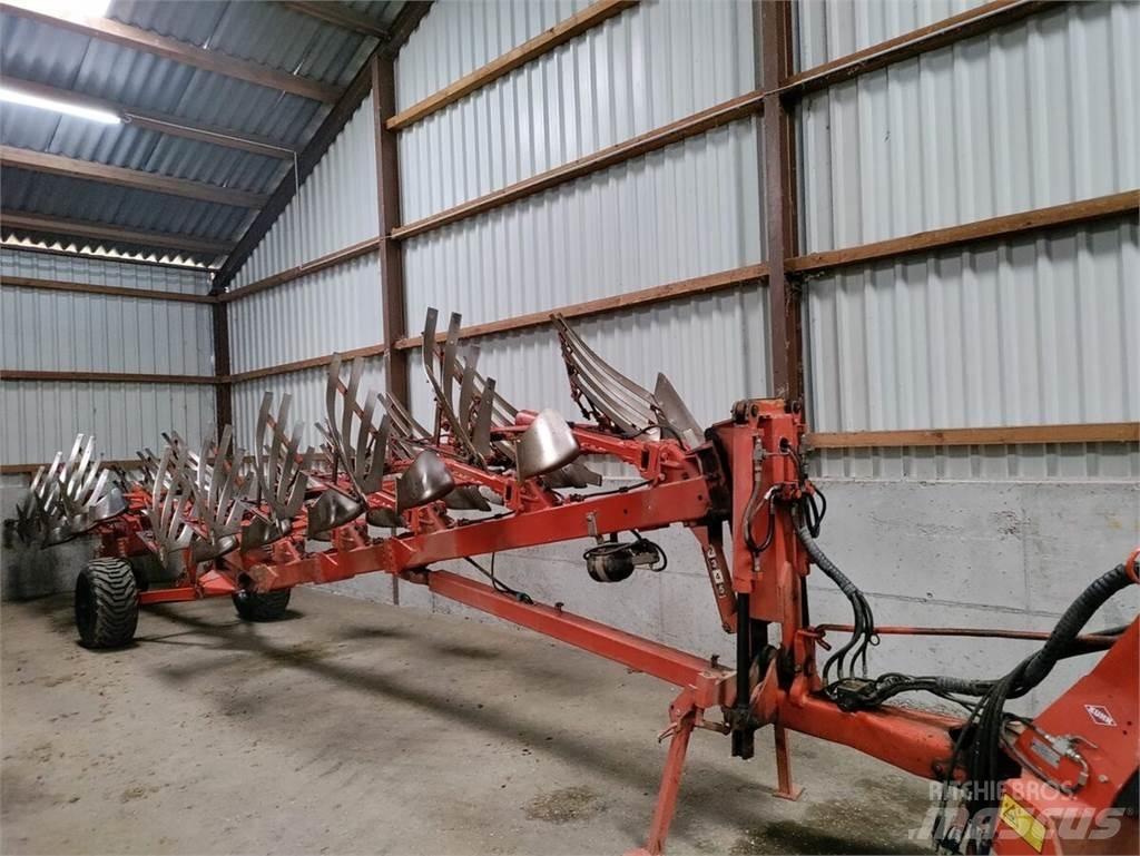 Kuhn Manager 8 NSH Standartiniai plūgai