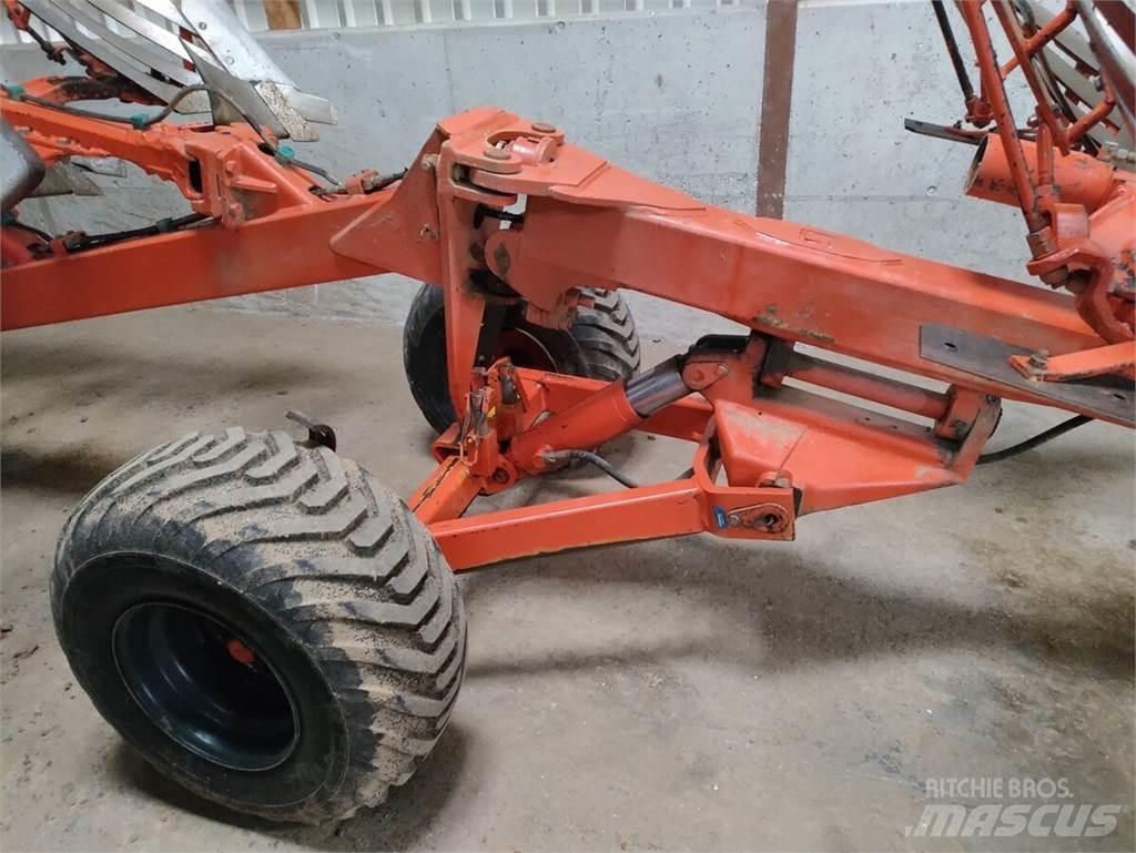 Kuhn Manager 8 NSH Standartiniai plūgai