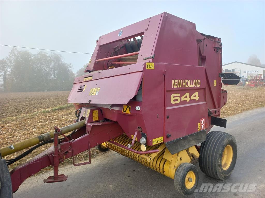 New Holland 644 Ritinių presai