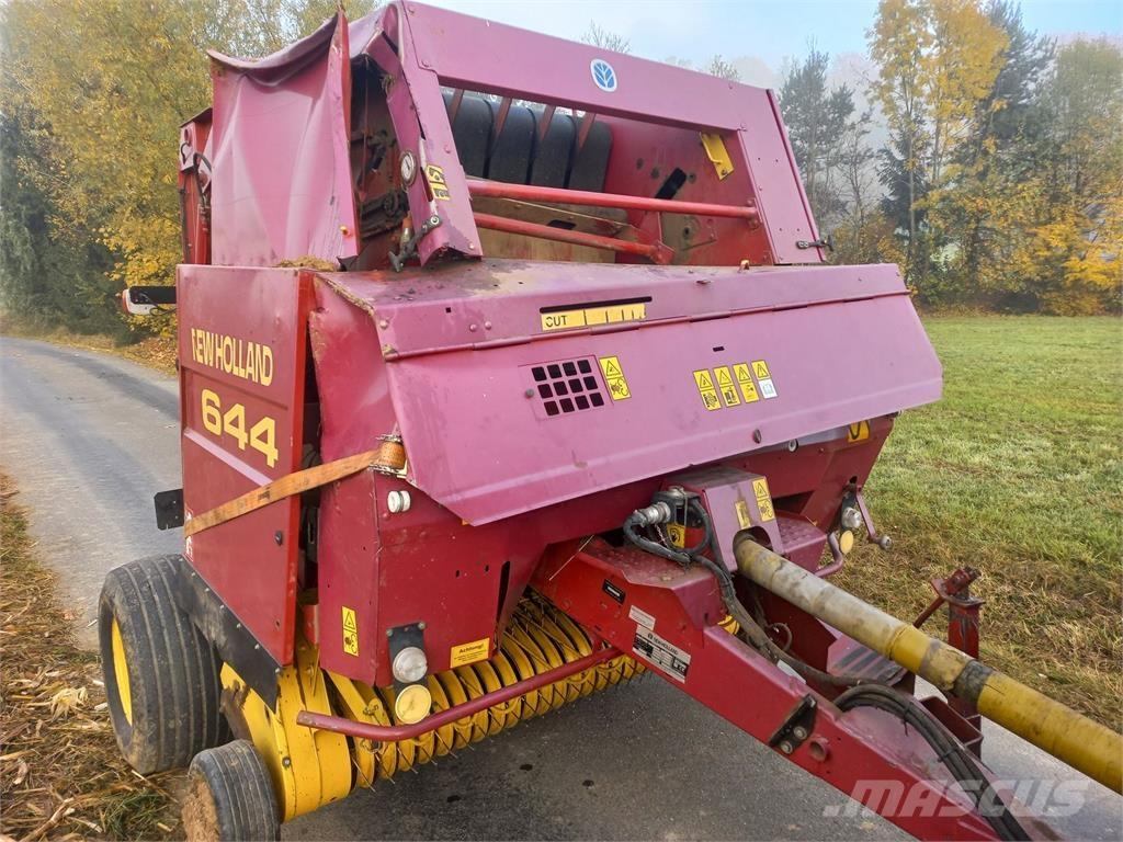 New Holland 644 Ritinių presai
