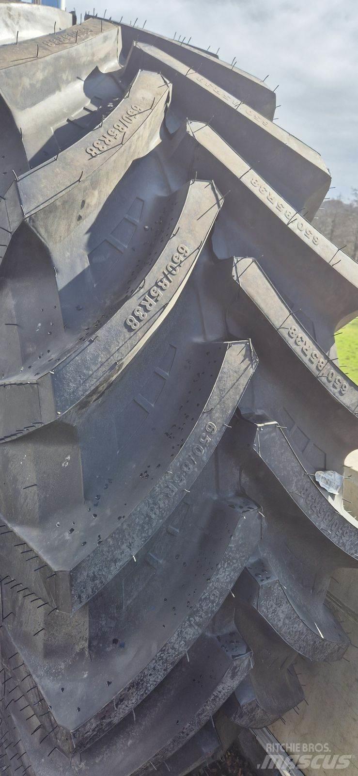 Petlas 650/85 R38 Padangos, ratai ir ratlankiai