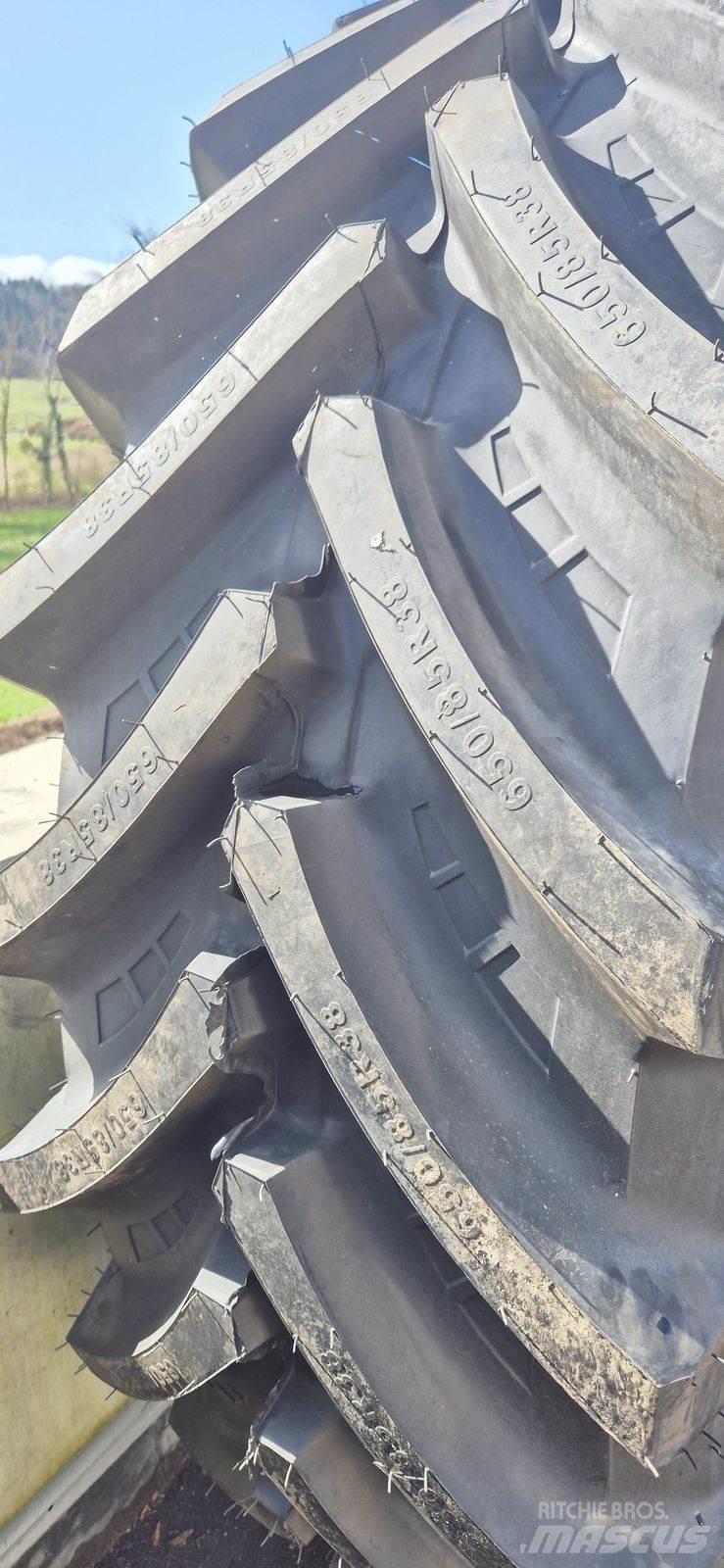 Petlas 650/85 R38 Padangos, ratai ir ratlankiai