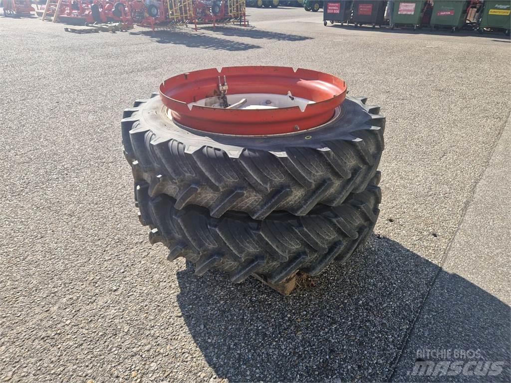 Taurus 12.4 R36 Padangos, ratai ir ratlankiai