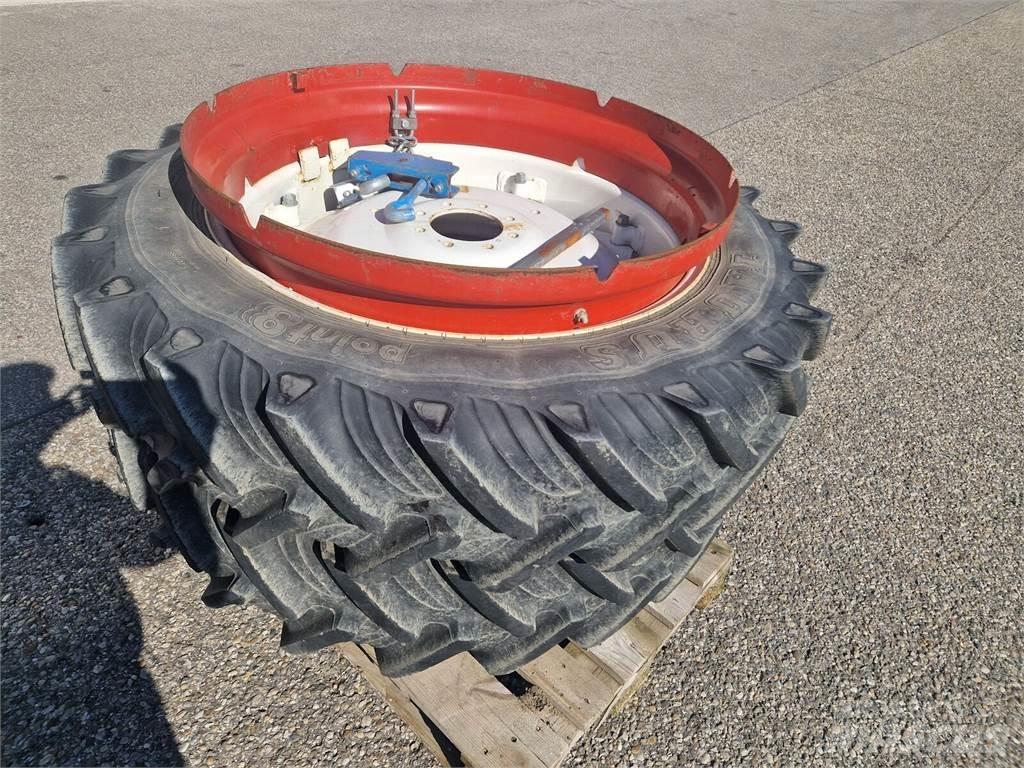 Taurus 12.4 R36 Padangos, ratai ir ratlankiai