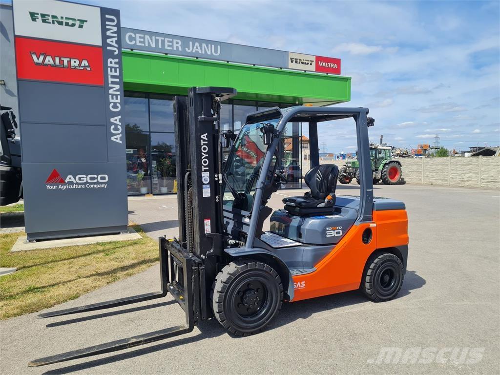 Toyota 52-8FDF30 Šakiniai krautuvai - Kita