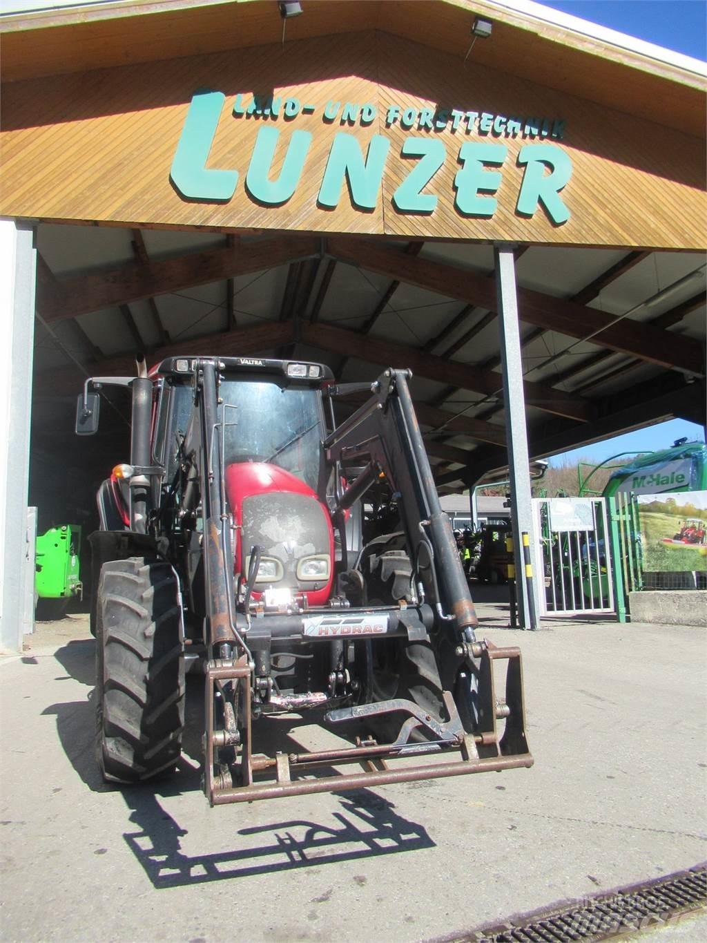Valtra N 92 Hi Tech Traktoriai