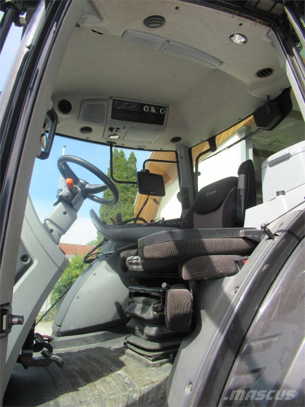 Valtra T 214D Traktoriai