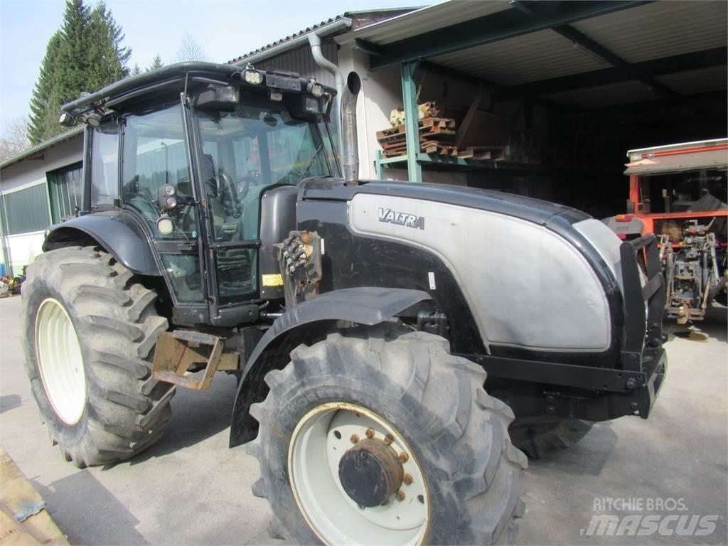 Valtra XM 130 Traktoriai