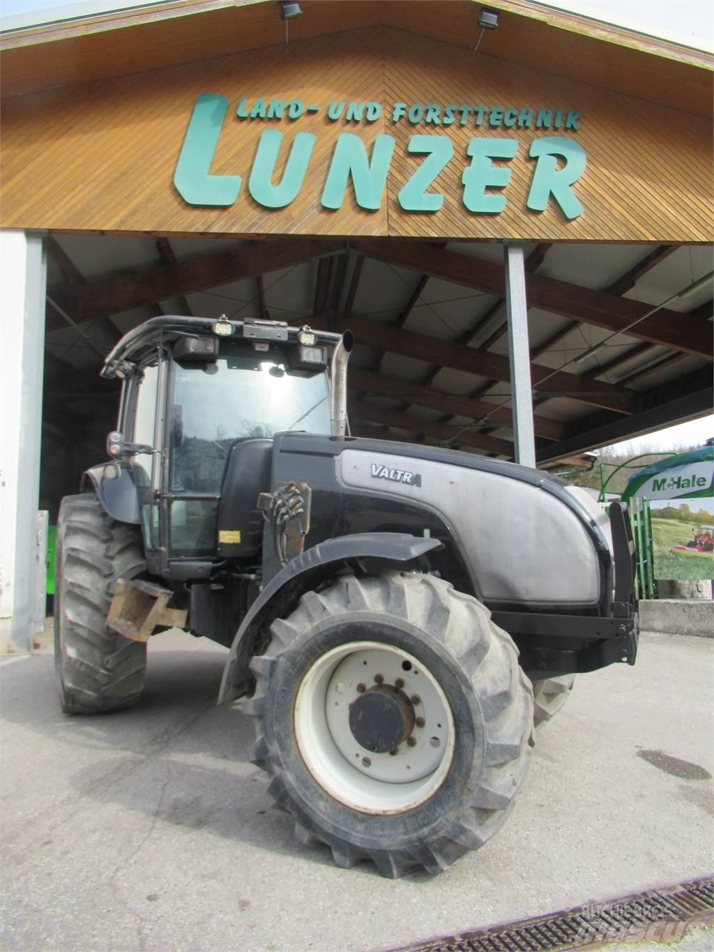 Valtra XM 130 Traktoriai