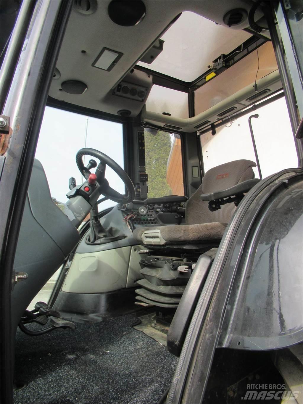 Valtra XM 130 Traktoriai