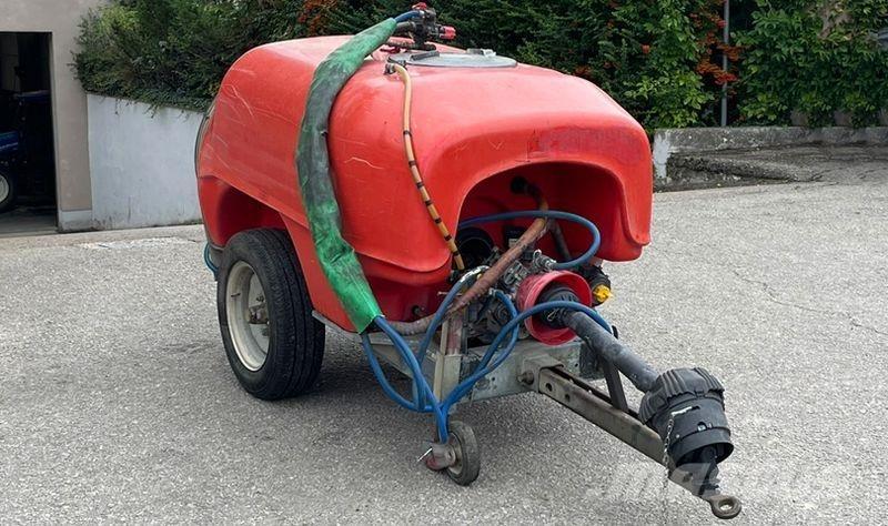Vogel & Noot 800 L Prikabinami purkštuvai