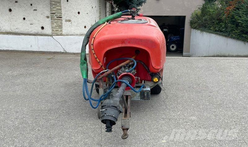 Vogel & Noot 800 L Prikabinami purkštuvai
