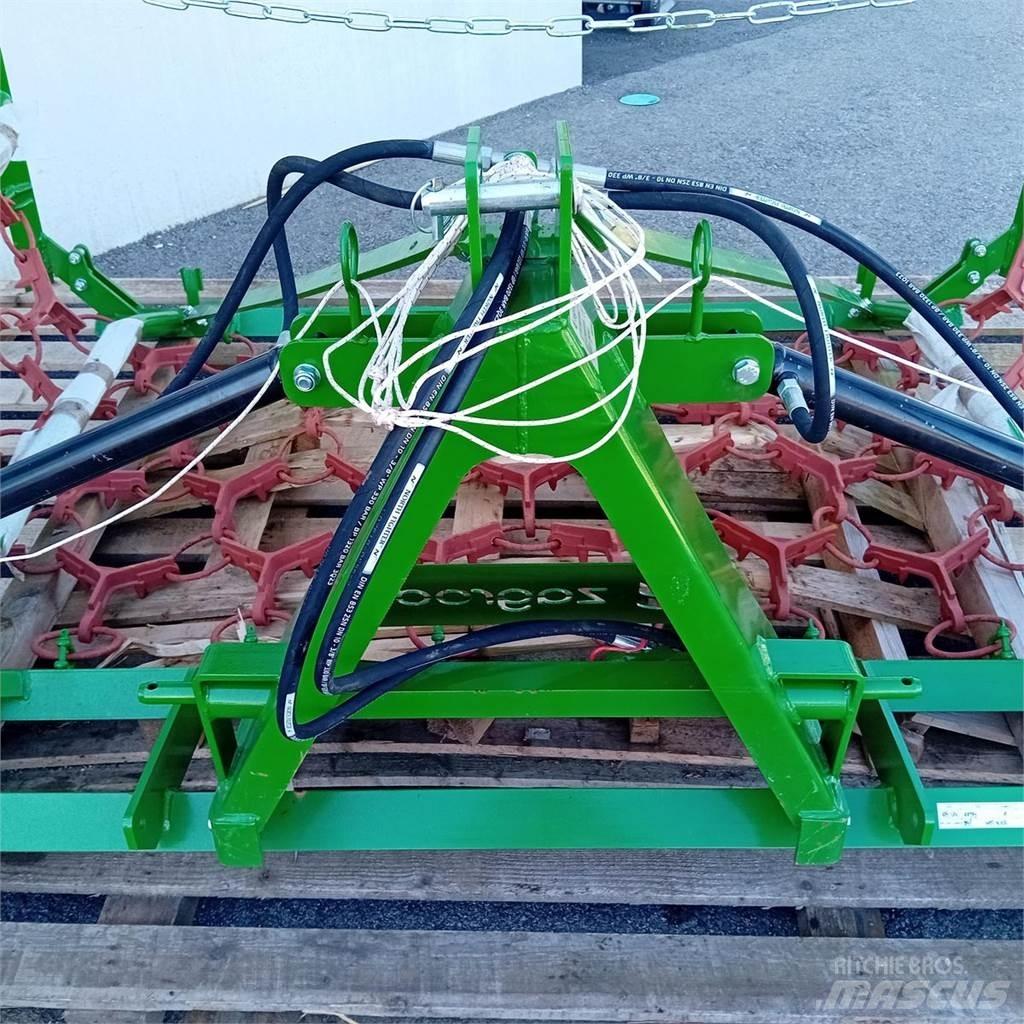 Zagroda Wieseneggen Kita sėjamoji technika ir jų priedai