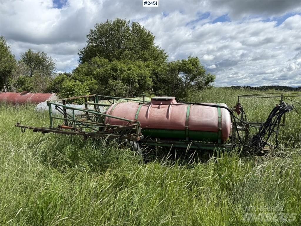Moteska 2000liter Vynuogienojų purkštuvai