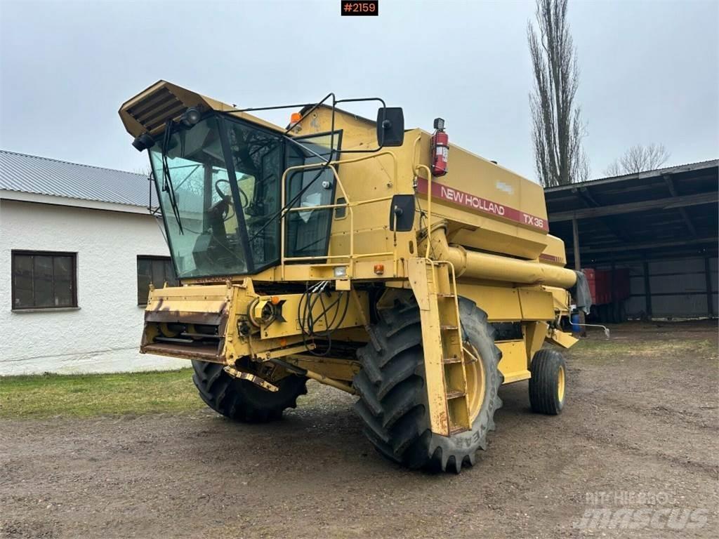 New Holland TX36 Derliaus nuėmimo kombainai
