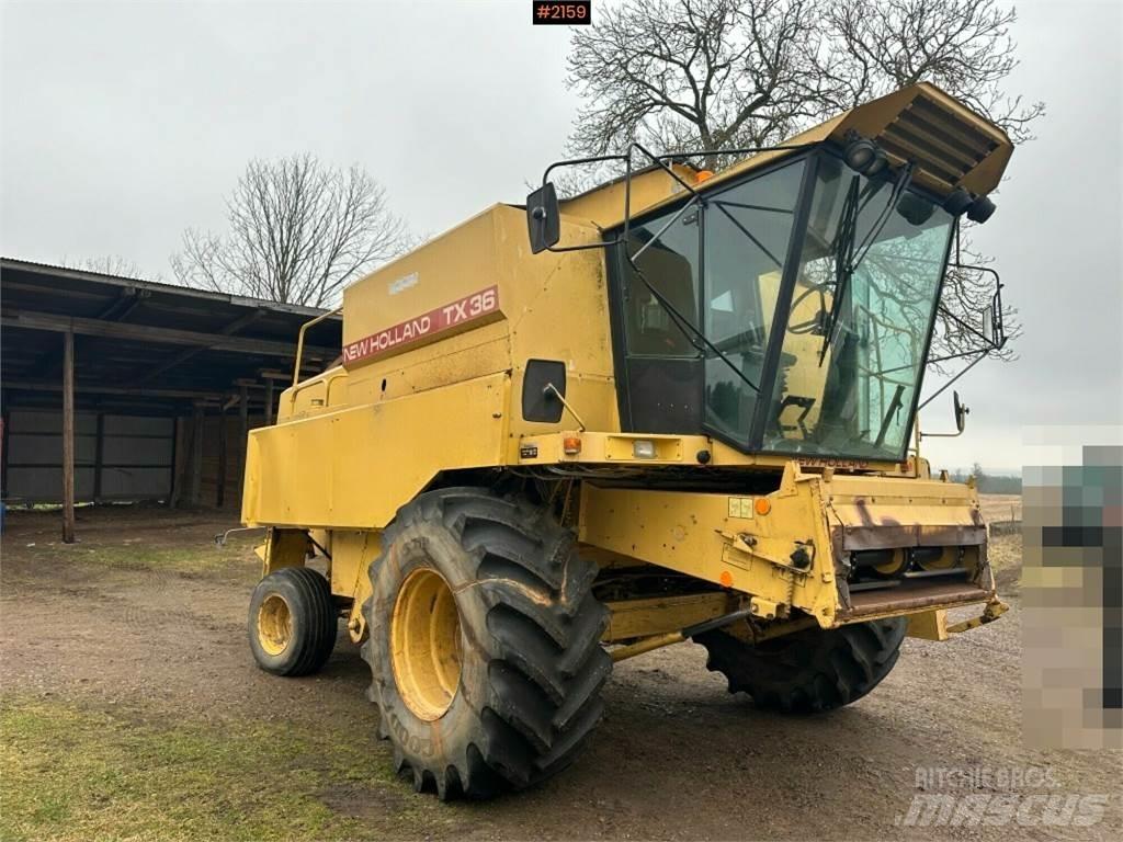 New Holland TX36 Derliaus nuėmimo kombainai