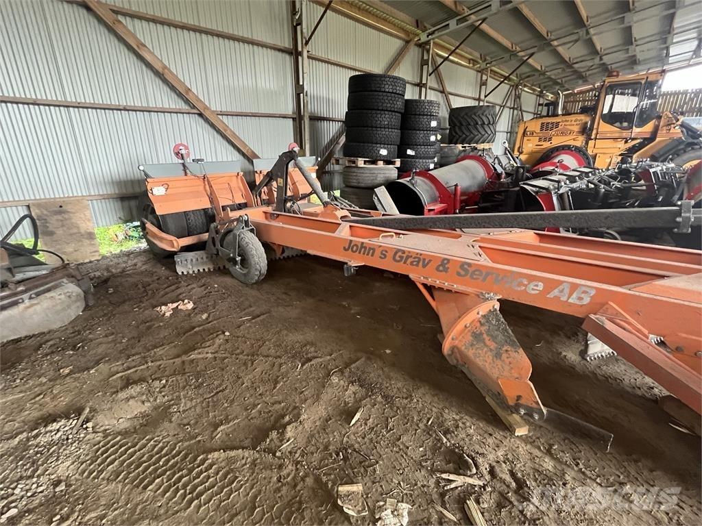 FMG TLN370 Kelių valytuvai
