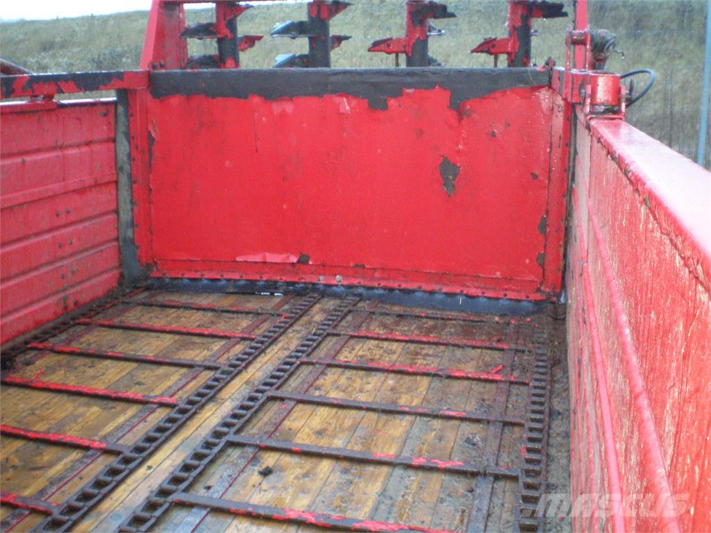 JF 9500 Mėšlo barstytuvai