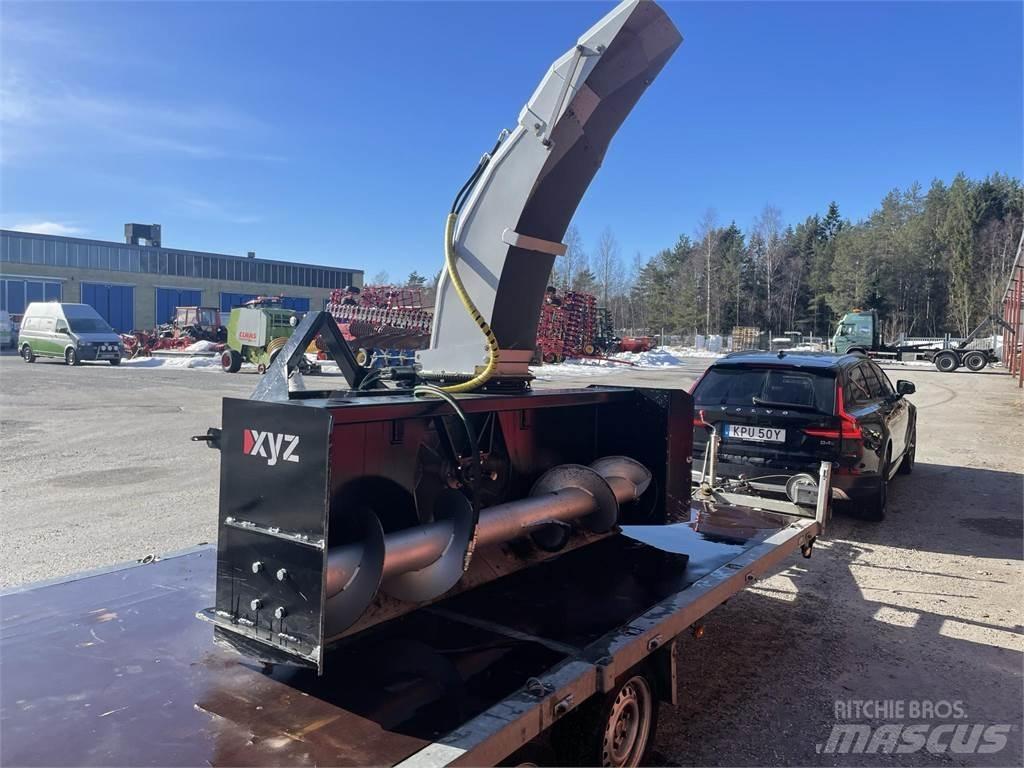 XYZ 2400 Kita kelių ir sniego technika