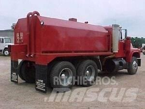 Mack R690ST Vandens sunkvežimiai