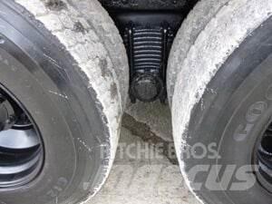 Mack RD688S Sniego peiliai ir valytuvai