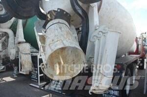 Mack RD690S Kita