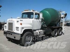 Mack RS686LS Kita