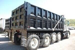 Mack Vision Savivarčių priekabų vilkikai