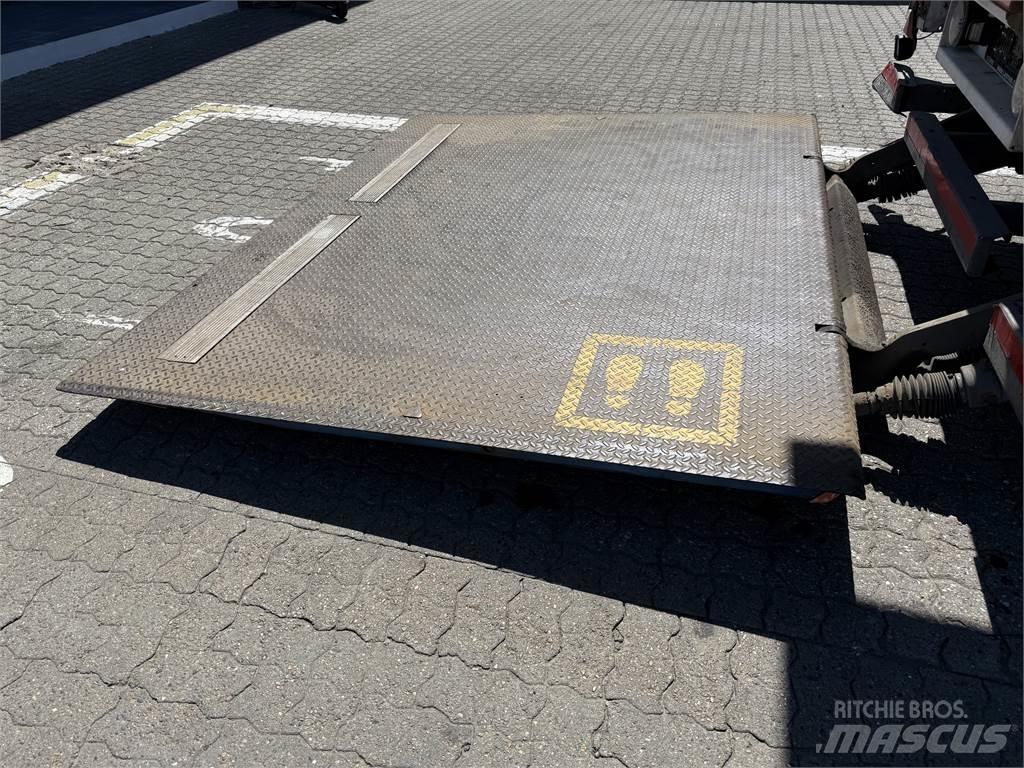 Kel-Berg D500V City Tentinės puspriekabės