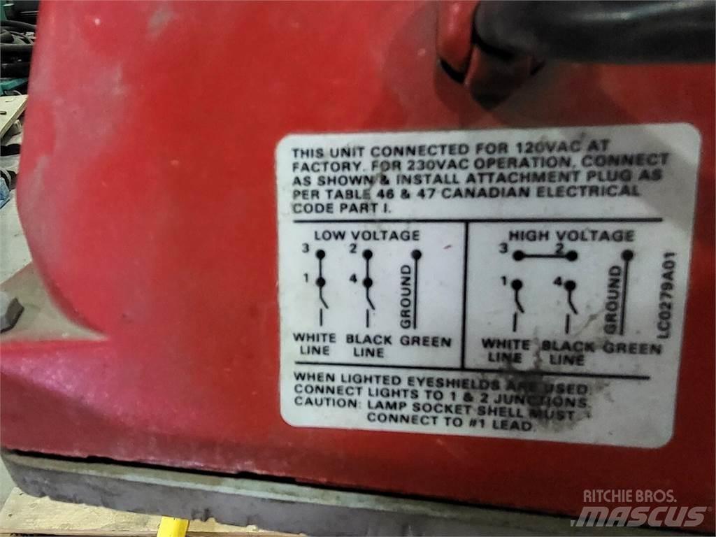  CANBUILT 3900 Pakabinami ir ožiniai kranai